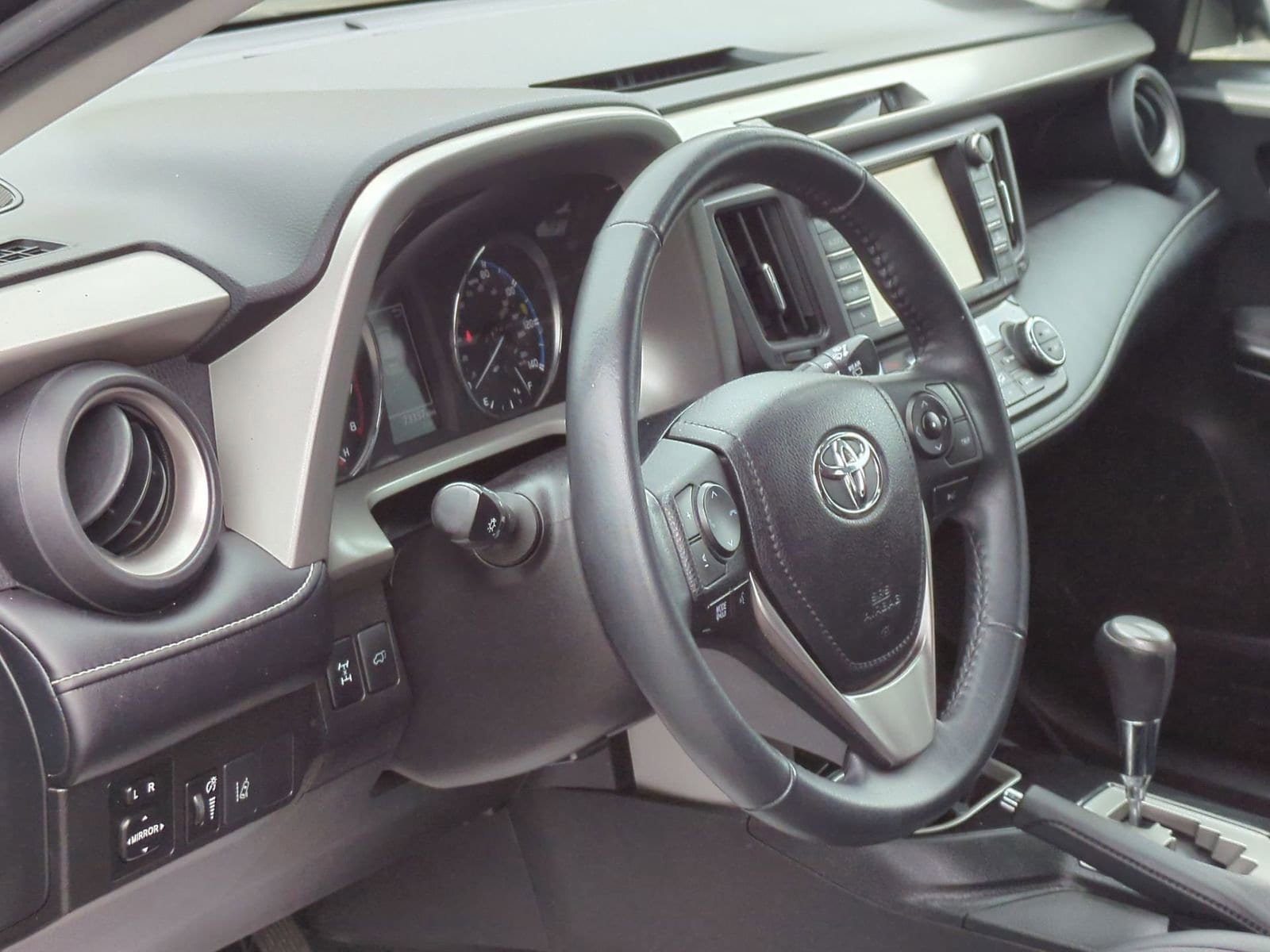 Thumbnail: 2017 Toyota RAV4 - 10