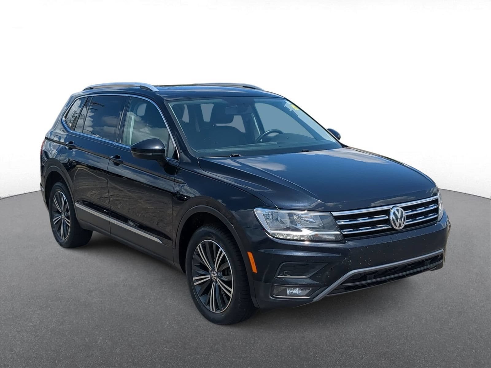 Thumbnail: 2019 Volkswagen Tiguan - 2