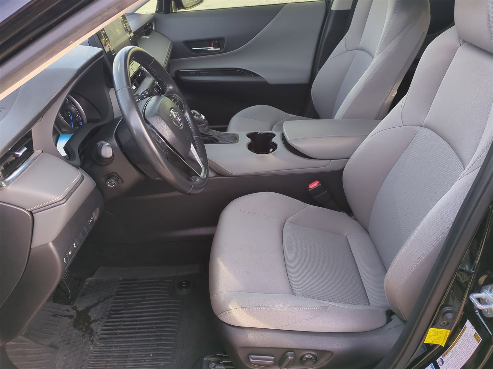 Thumbnail: 2021 Toyota Venza - 16