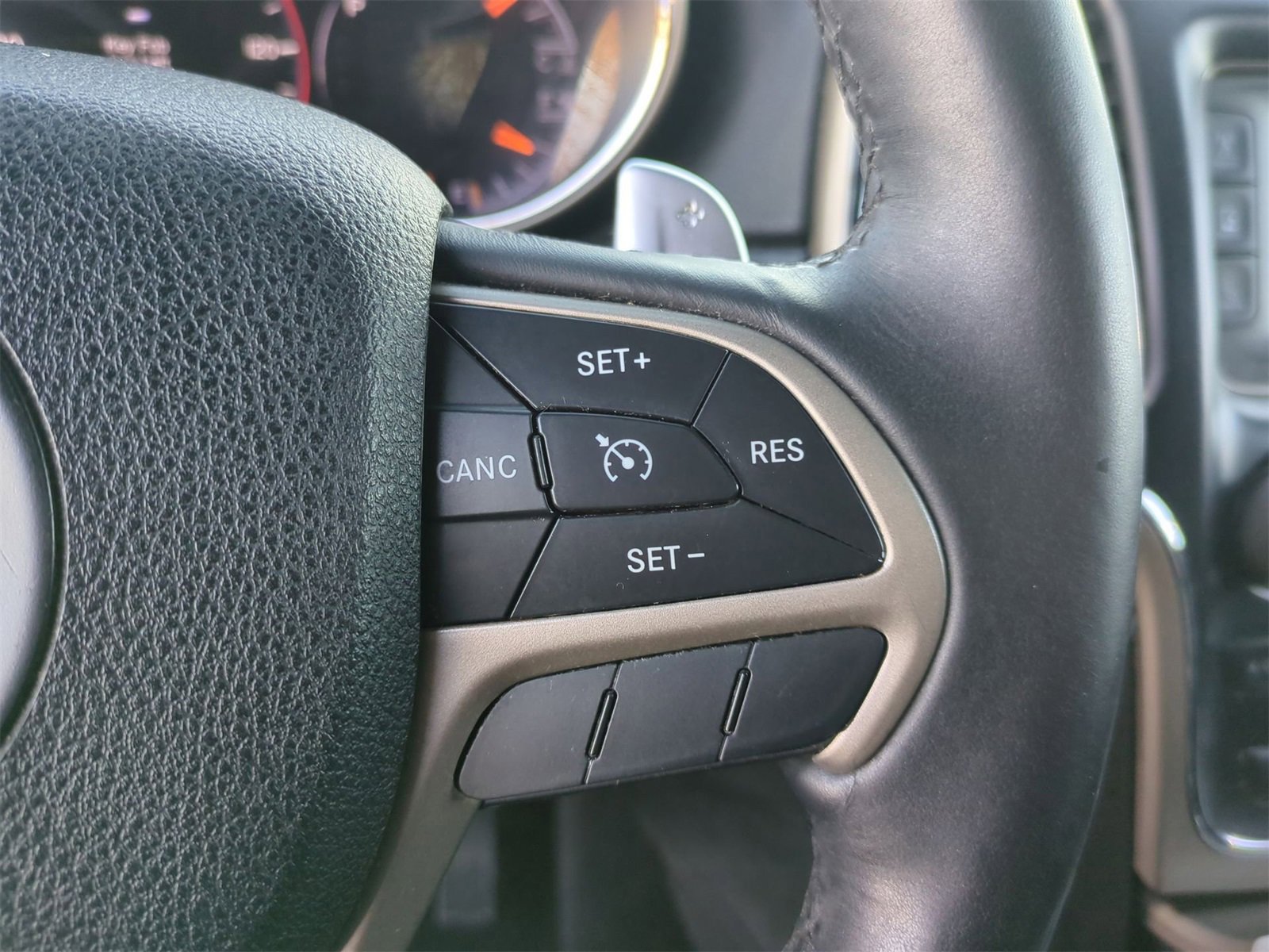 Thumbnail: 2014 Jeep Grand Cherokee - 24