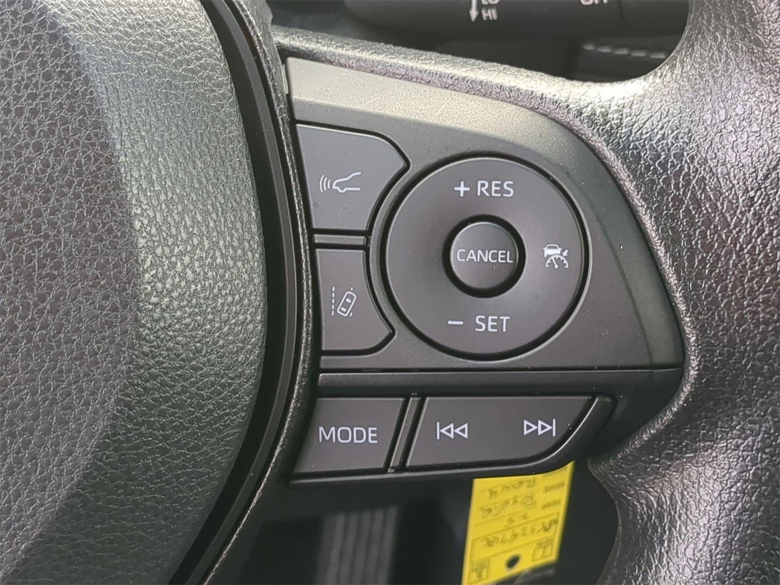 Thumbnail: 2025 Toyota RAV4 - 31