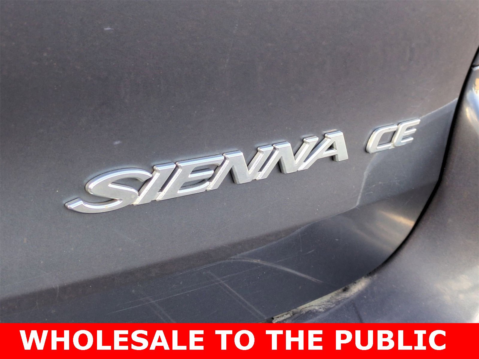 Thumbnail: 2010 Toyota Sienna - 13