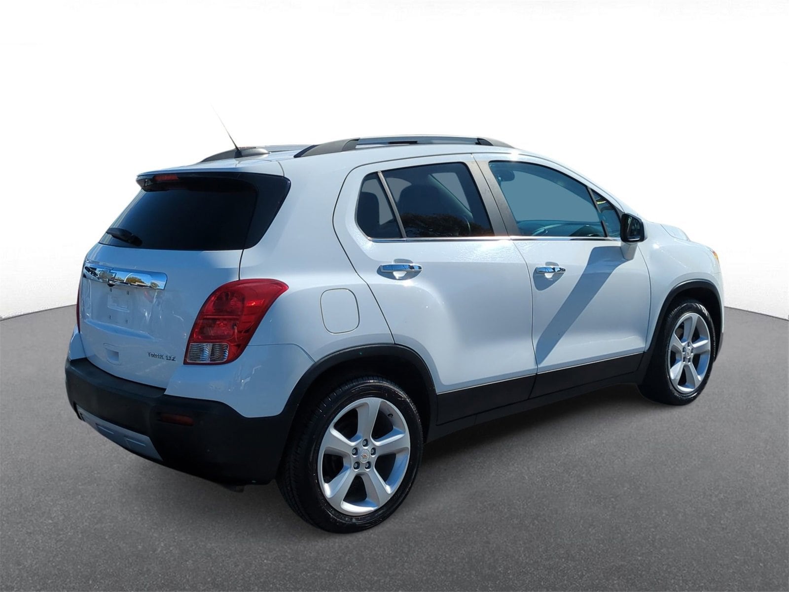 Thumbnail: 2016 Chevrolet Trax - 8