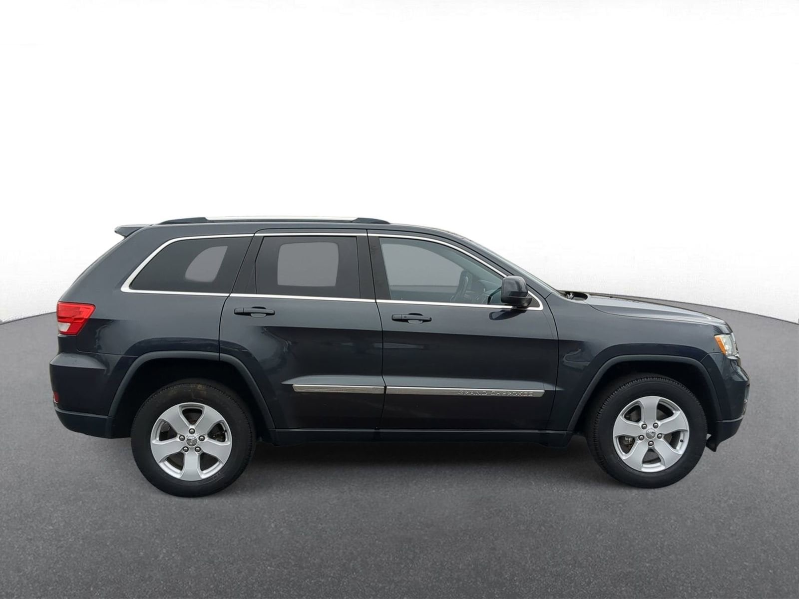 Thumbnail: 2013 Jeep Grand Cherokee - 9