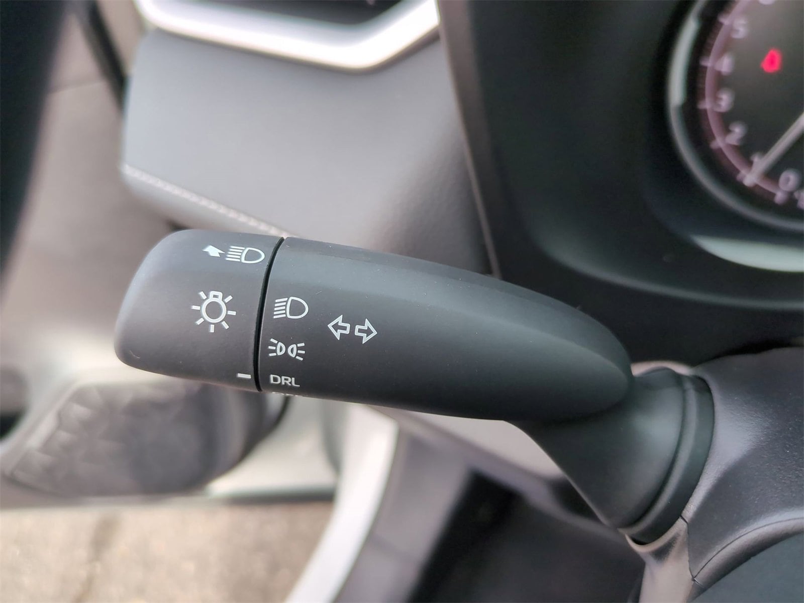 Thumbnail: 2025 Toyota RAV4 - 25