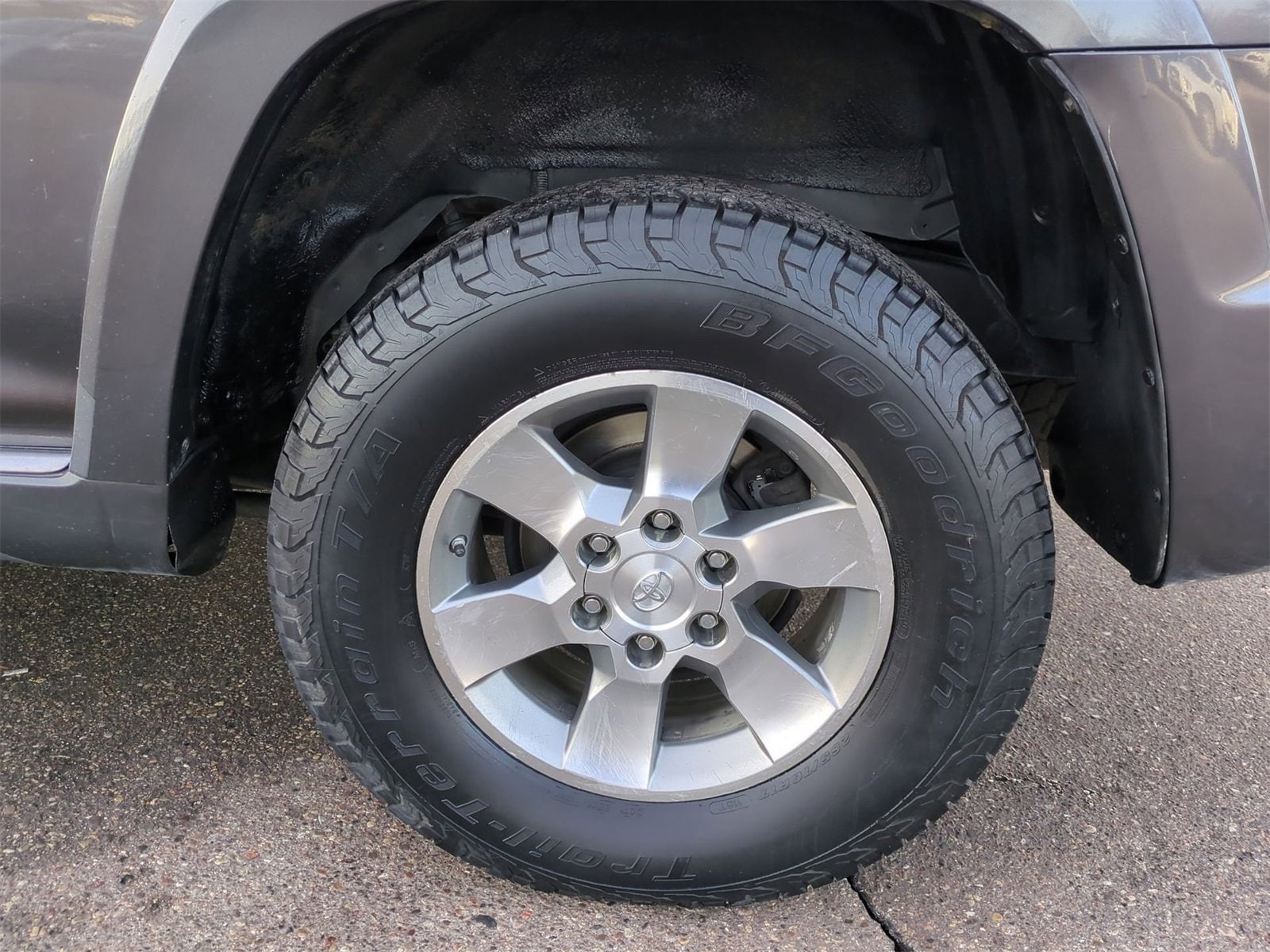 Thumbnail: 2013 Toyota 4Runner - 13