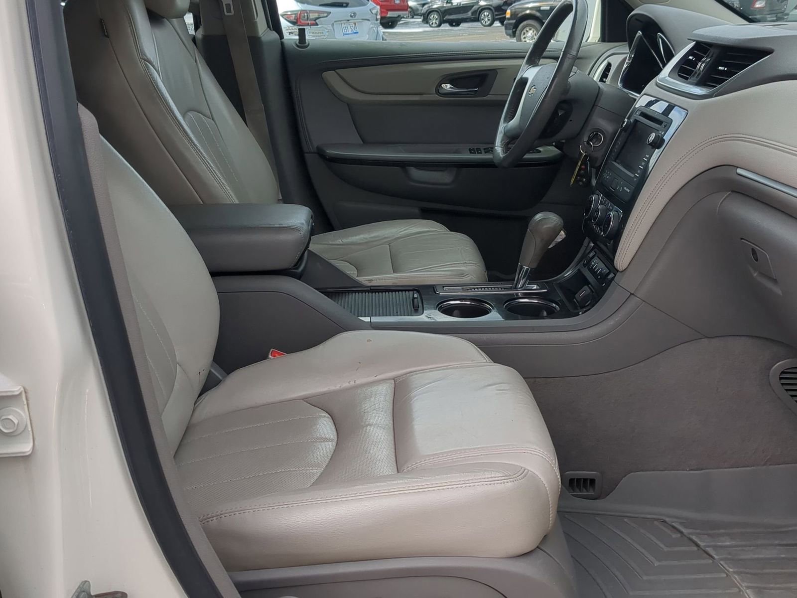 Thumbnail: 2015 Chevrolet Traverse - 21