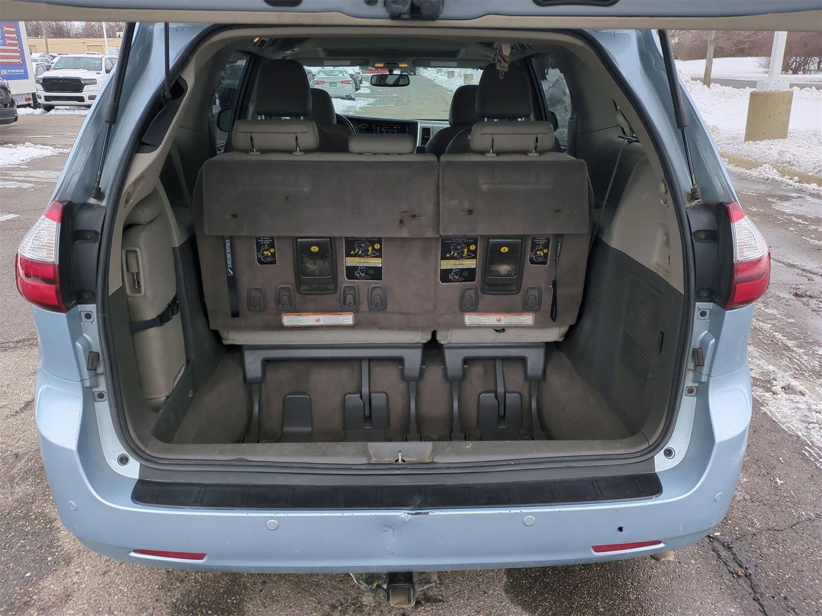 Thumbnail: 2015 Toyota Sienna - 34