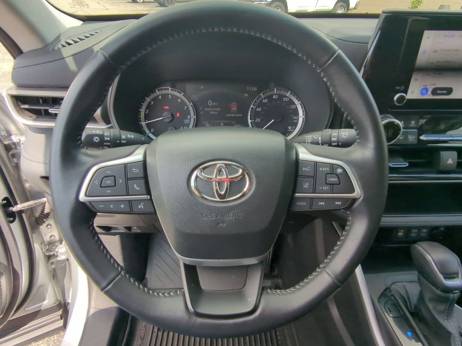 Thumbnail: 2023 Toyota Highlander - 22