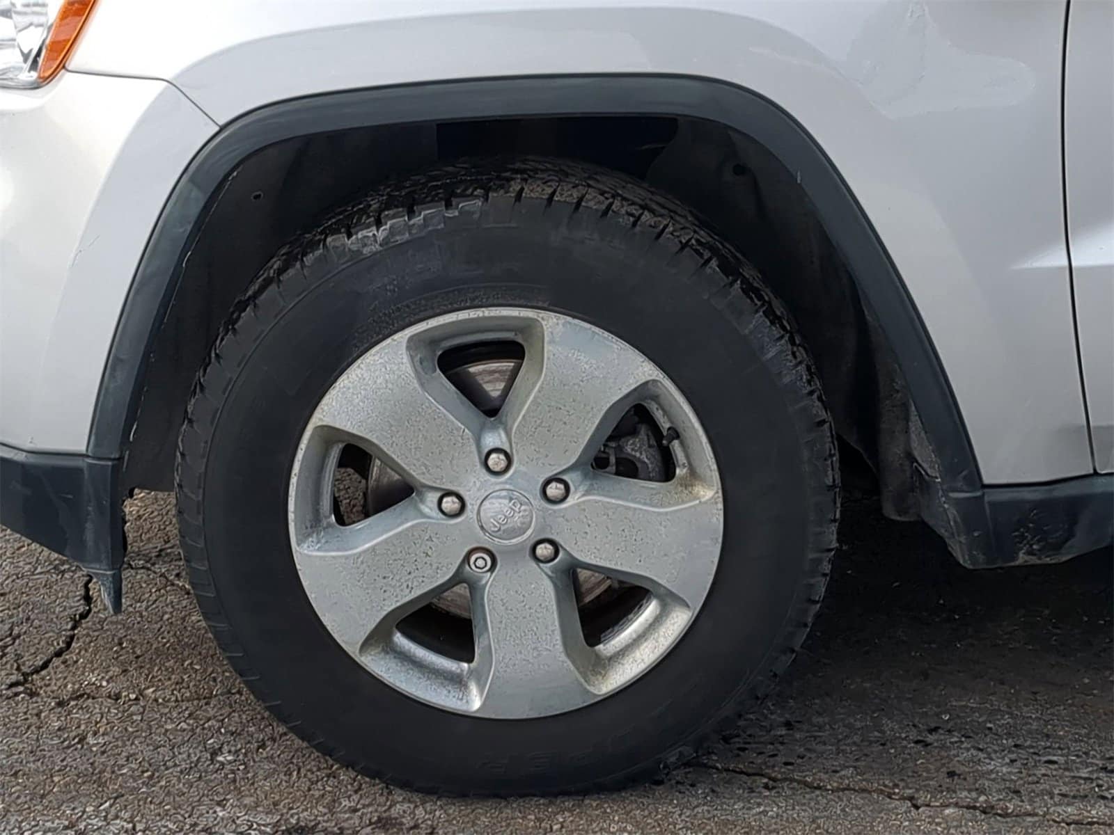 Thumbnail: 2011 Jeep Grand Cherokee - 21