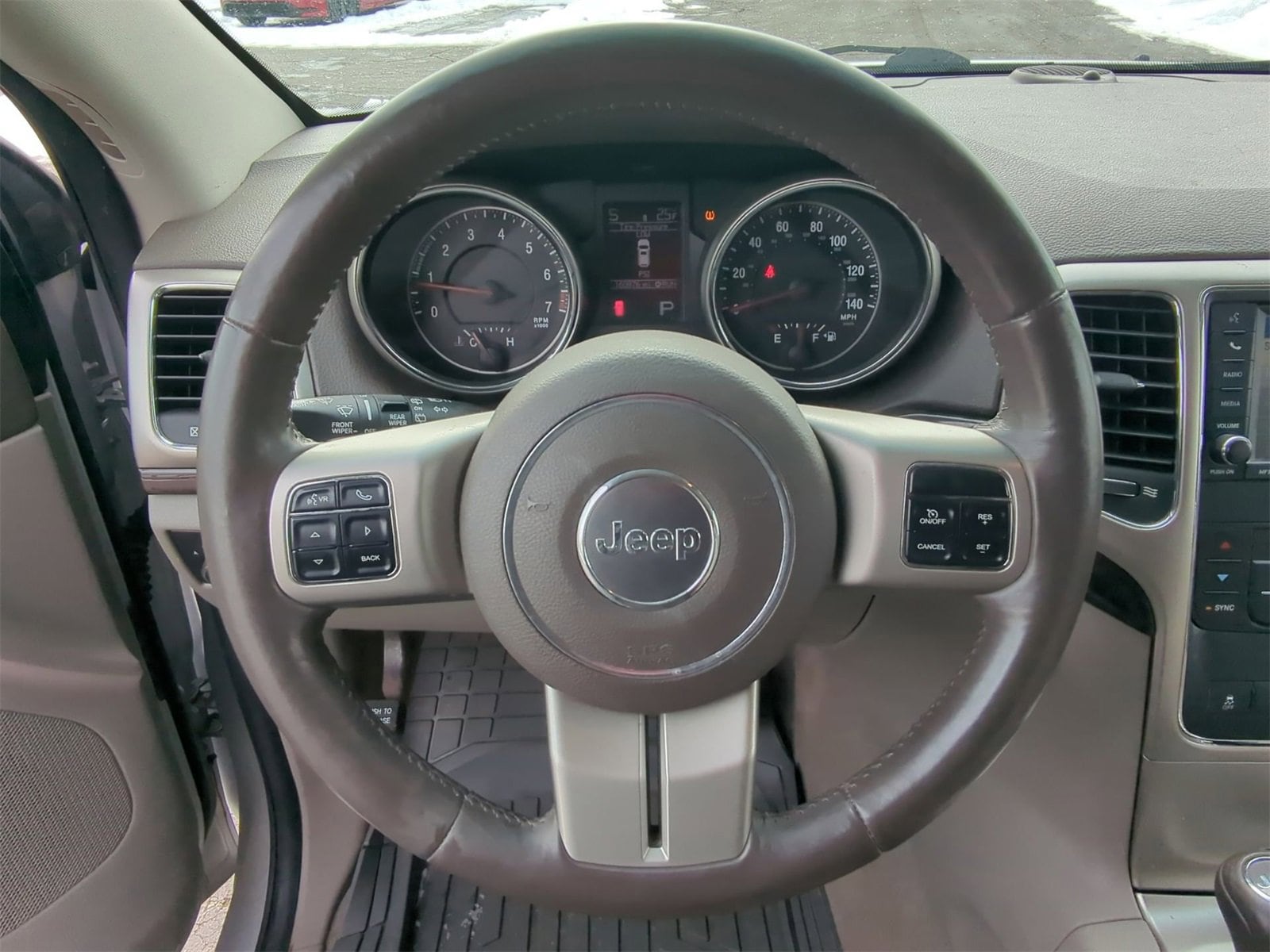 Thumbnail: 2011 Jeep Grand Cherokee - 29