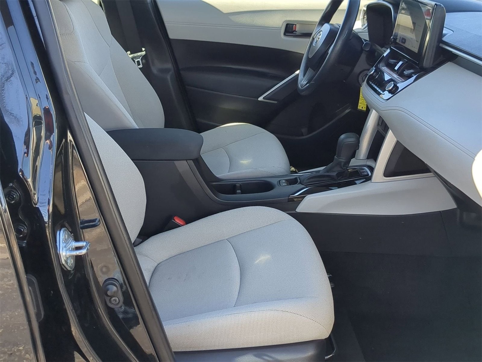 Thumbnail: 2025 Toyota Corolla Cross - 21