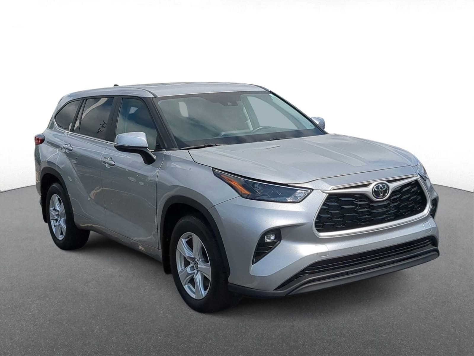 Thumbnail: 2023 Toyota Highlander - 2
