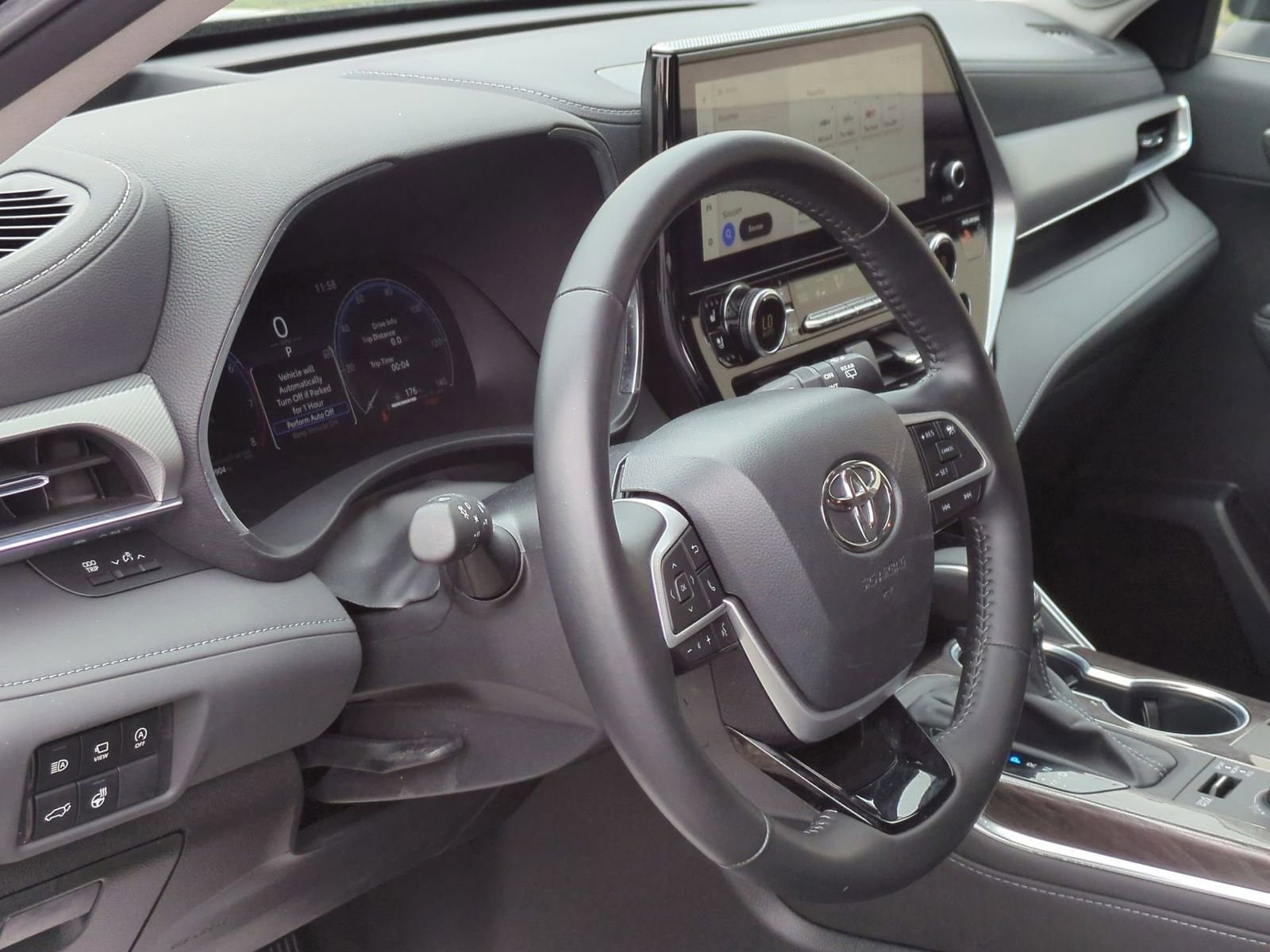 Thumbnail: 2024 Toyota Highlander - 10