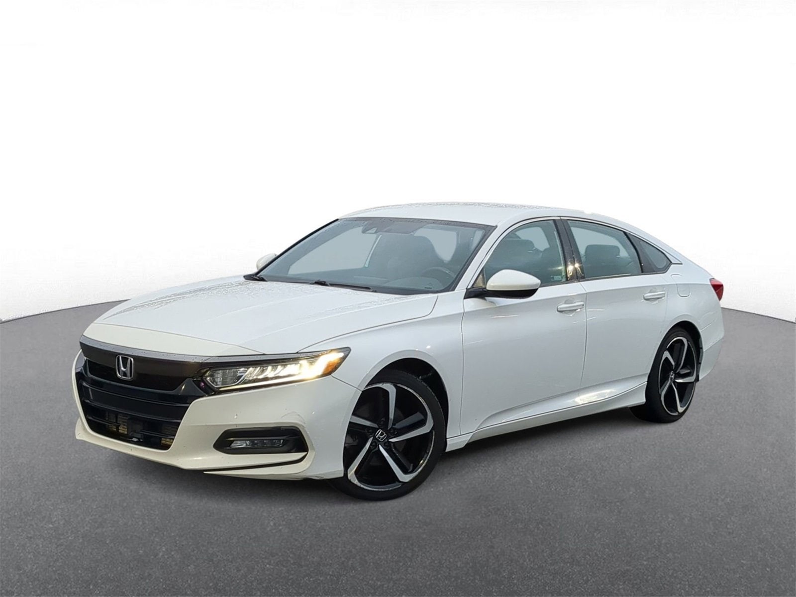 2019 Honda Accord Sport's photo