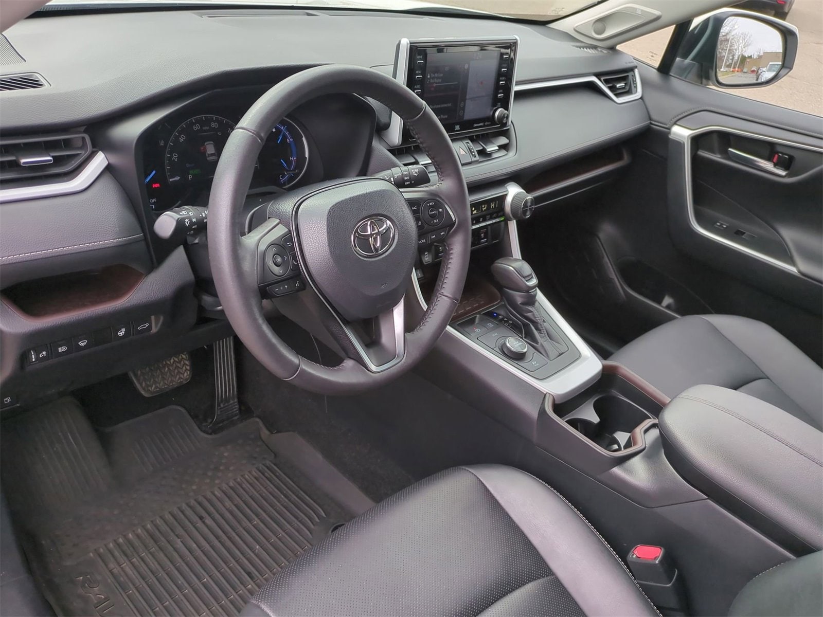 Thumbnail: 2021 Toyota RAV4 - 10