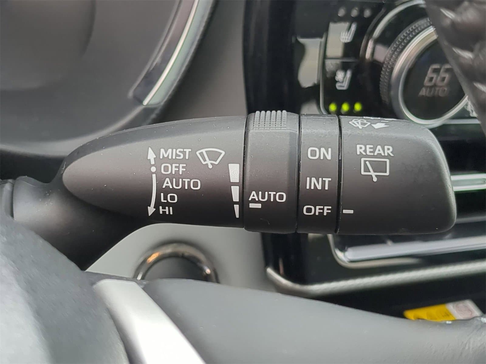 Thumbnail: 2023 Toyota Highlander - 34