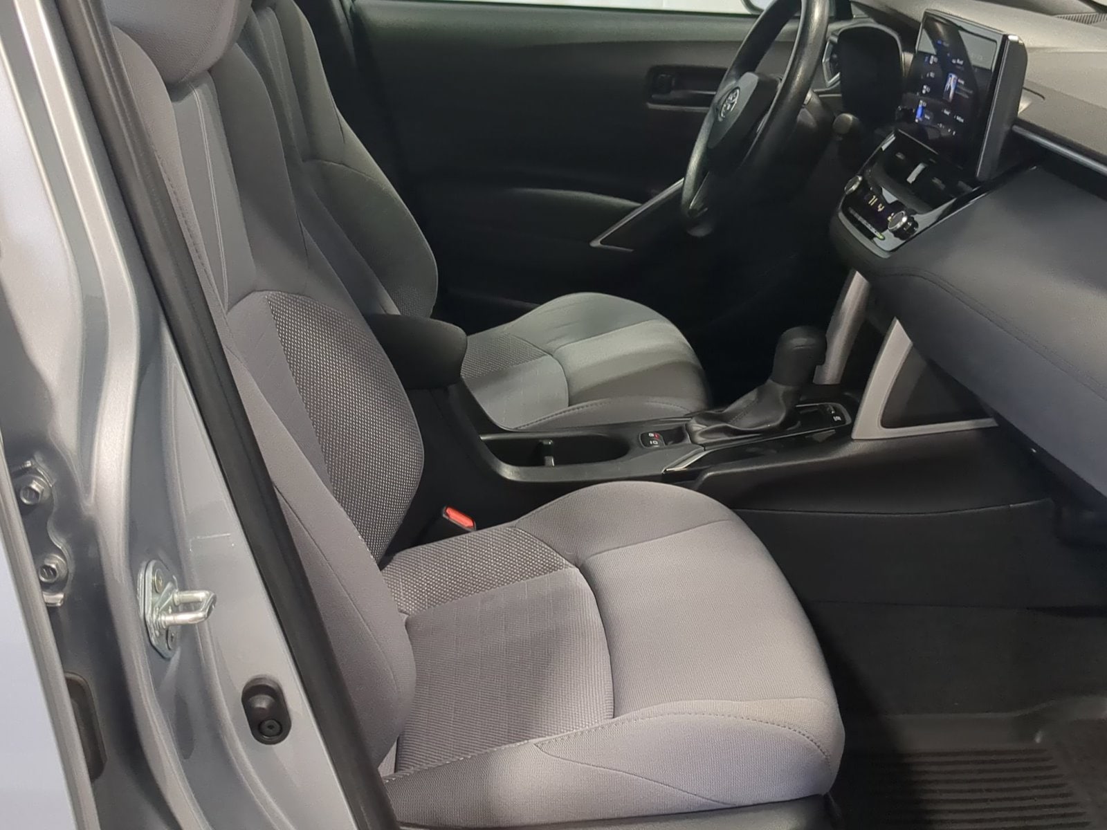 2024 Toyota Corolla Cross S - Photo 21