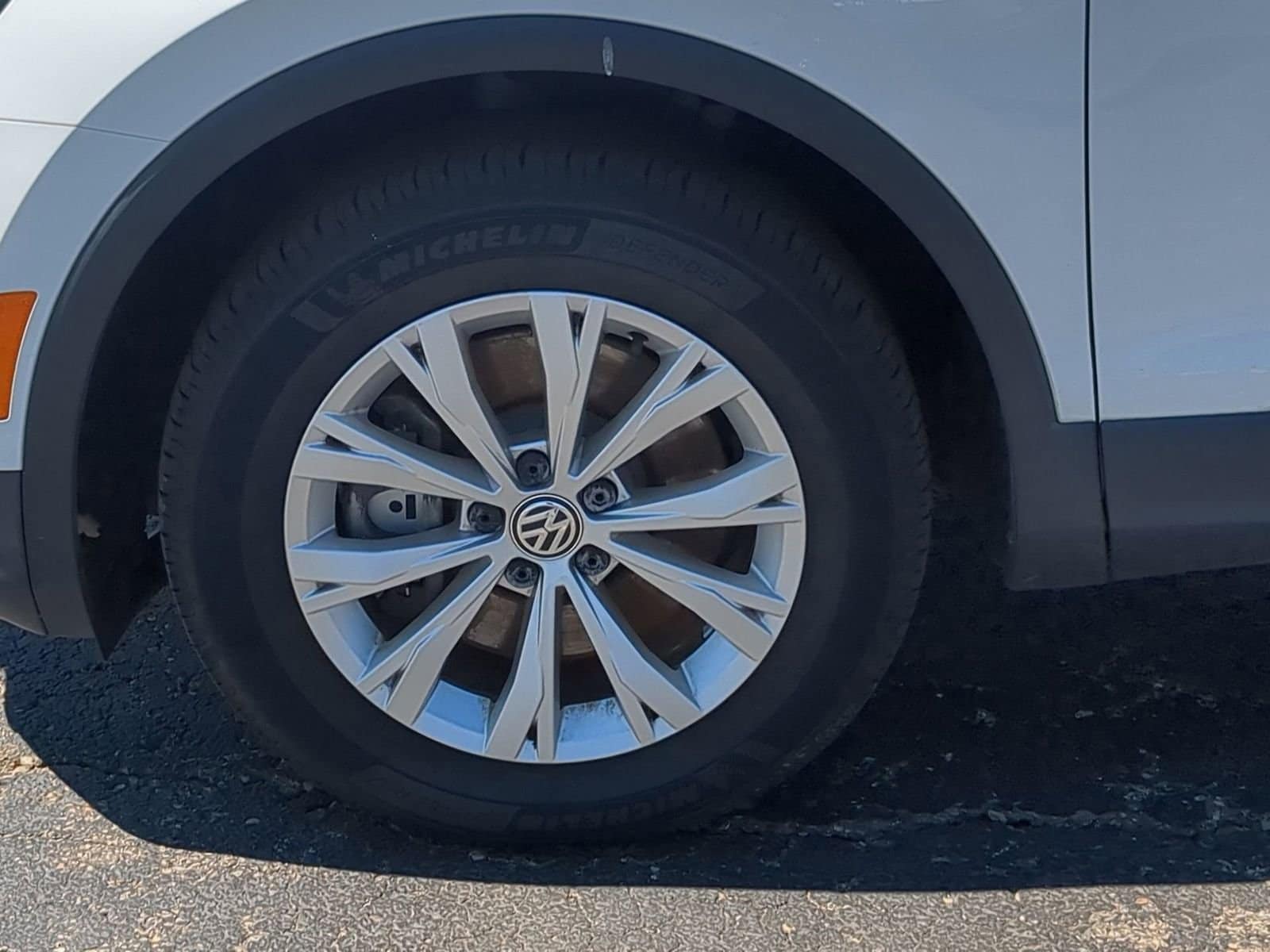 Thumbnail: 2018 Volkswagen Tiguan - 14