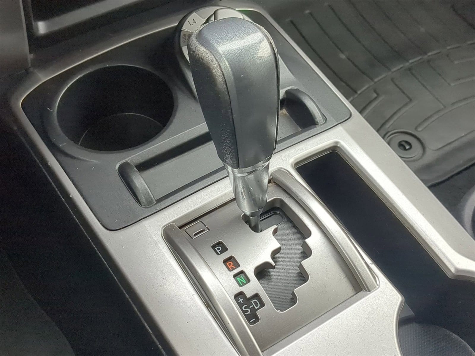 Thumbnail: 2015 Toyota 4Runner - 37