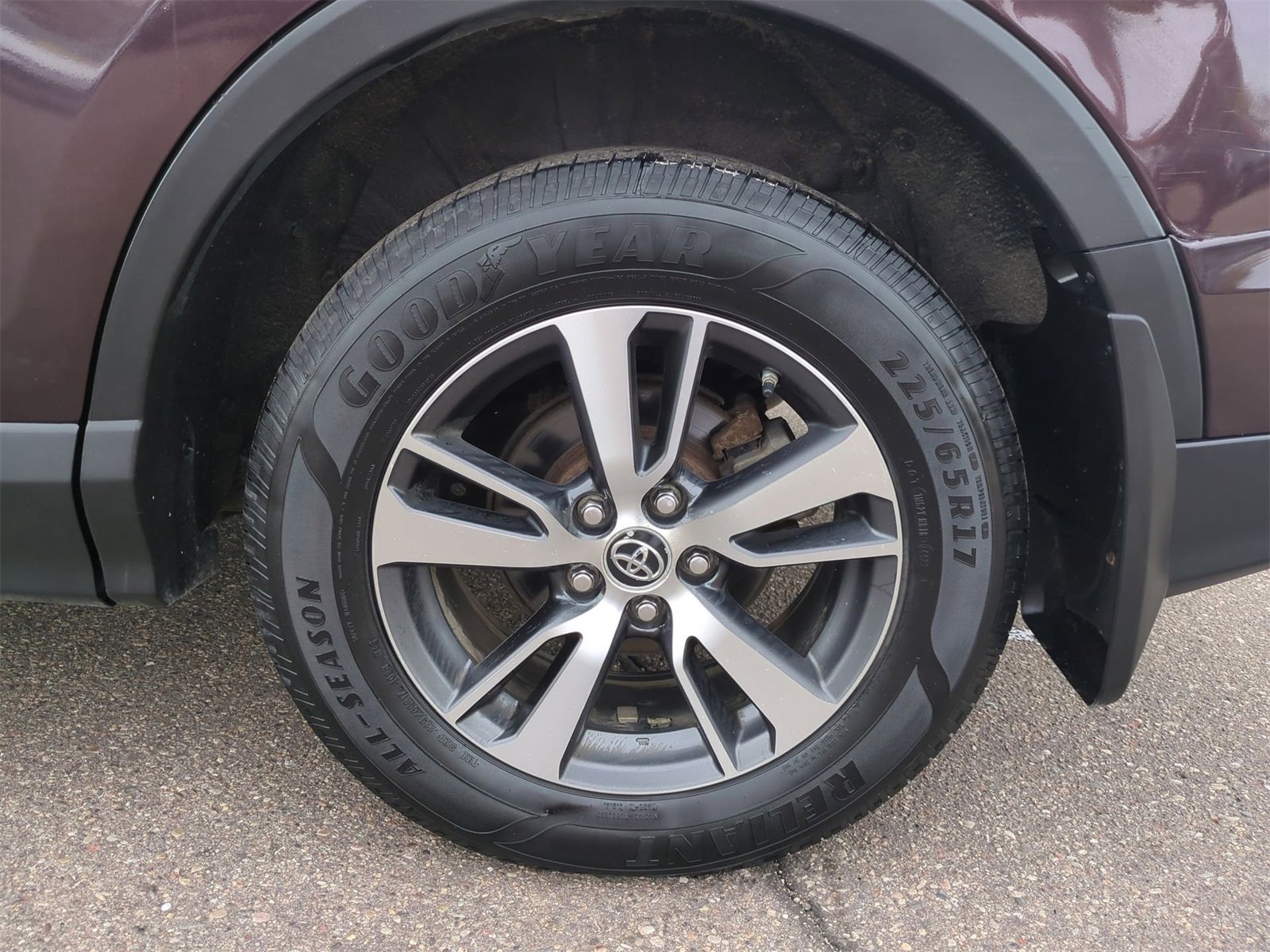 Thumbnail: 2018 Toyota RAV4 - 14