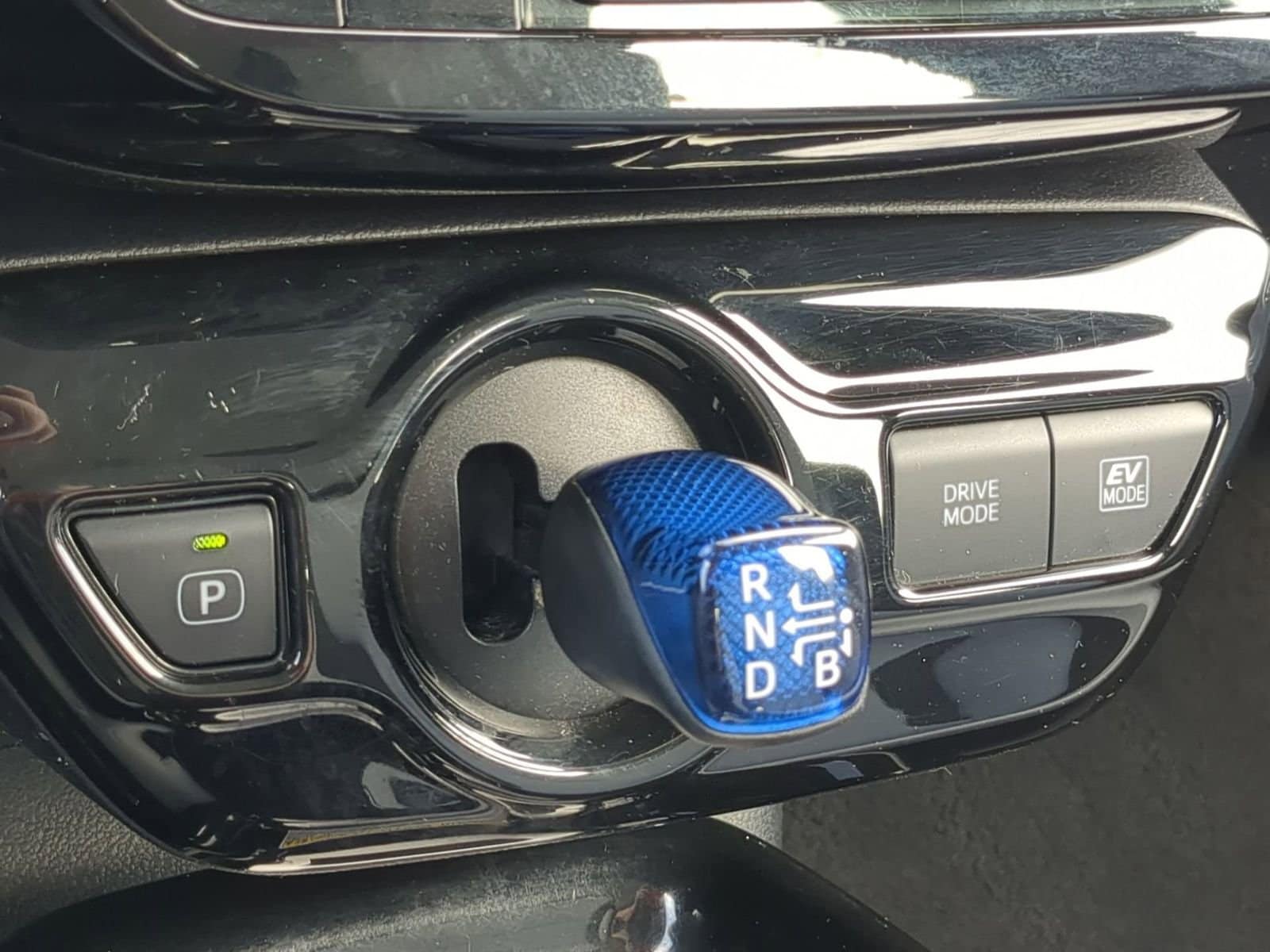 Thumbnail: 2017 Toyota Prius - 30