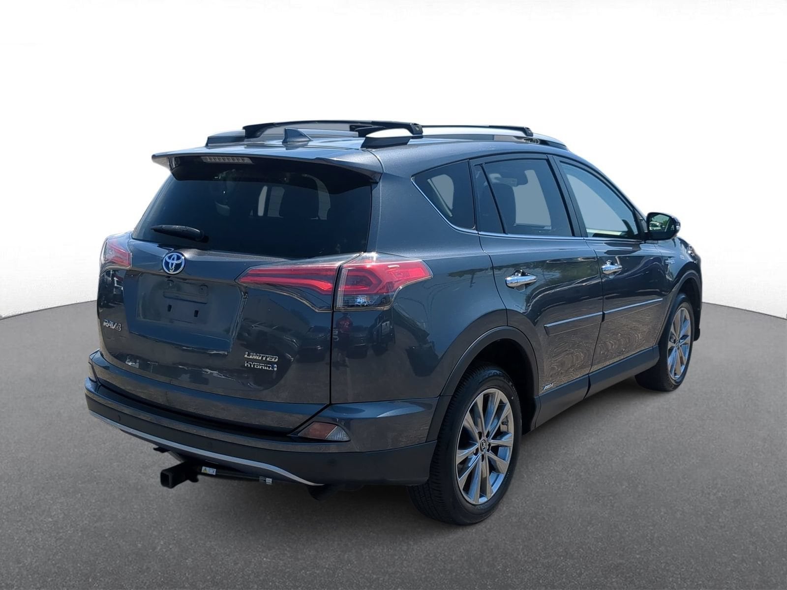 Thumbnail: 2017 Toyota RAV4 - 8