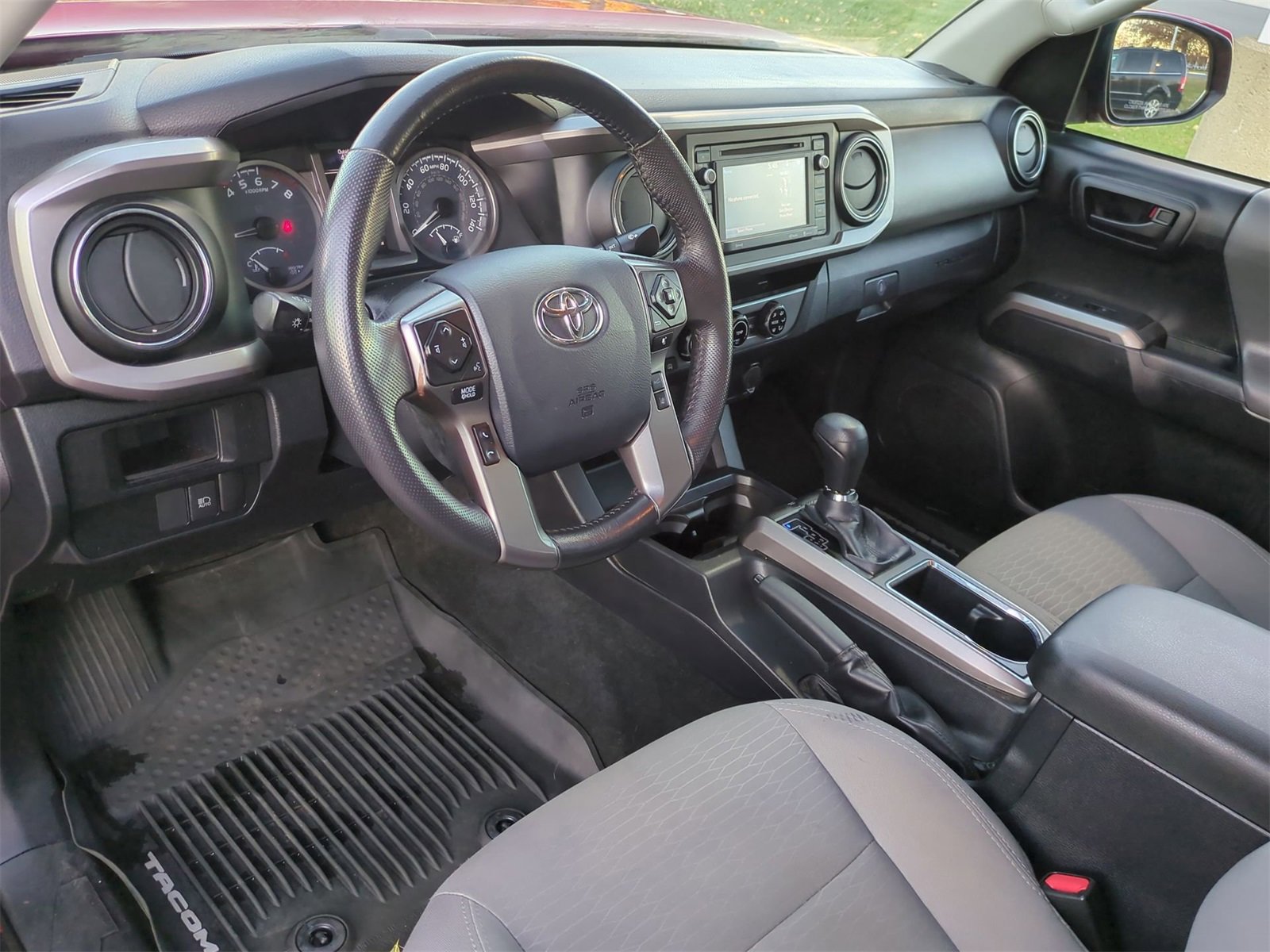 Thumbnail: 2018 Toyota Tacoma - 10