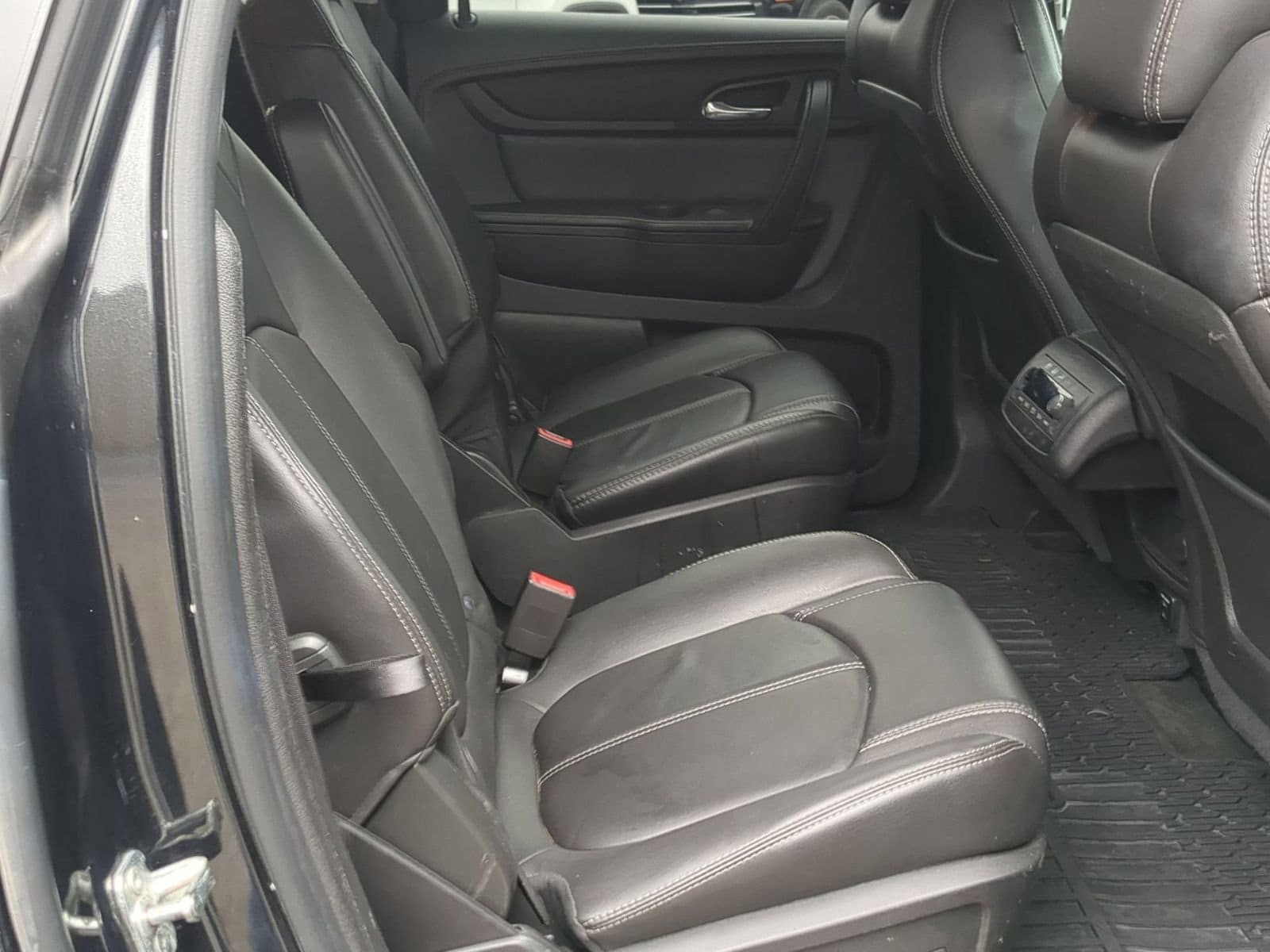 Thumbnail: 2015 Chevrolet Traverse - 20