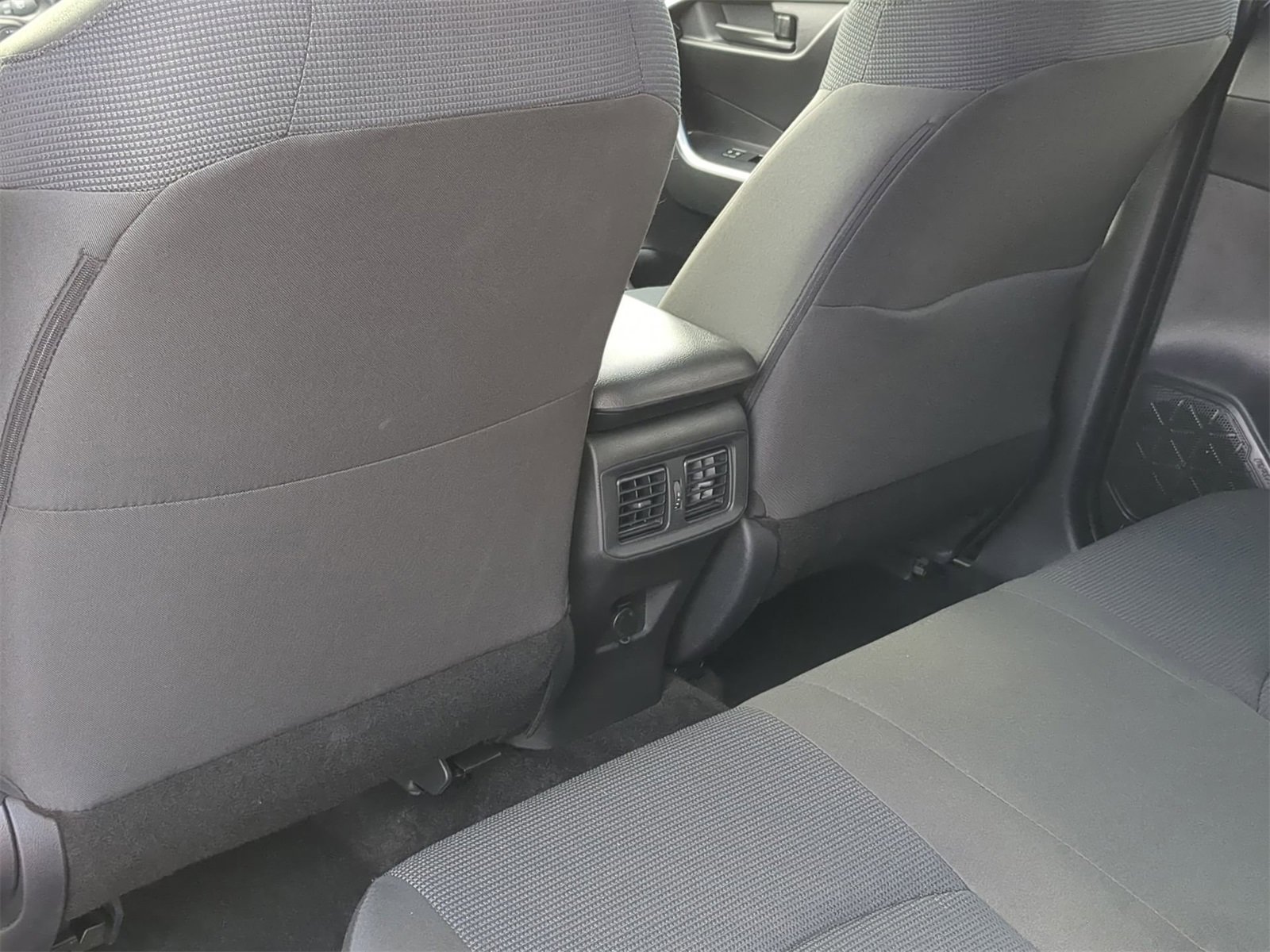 Thumbnail: 2025 Toyota RAV4 - 25