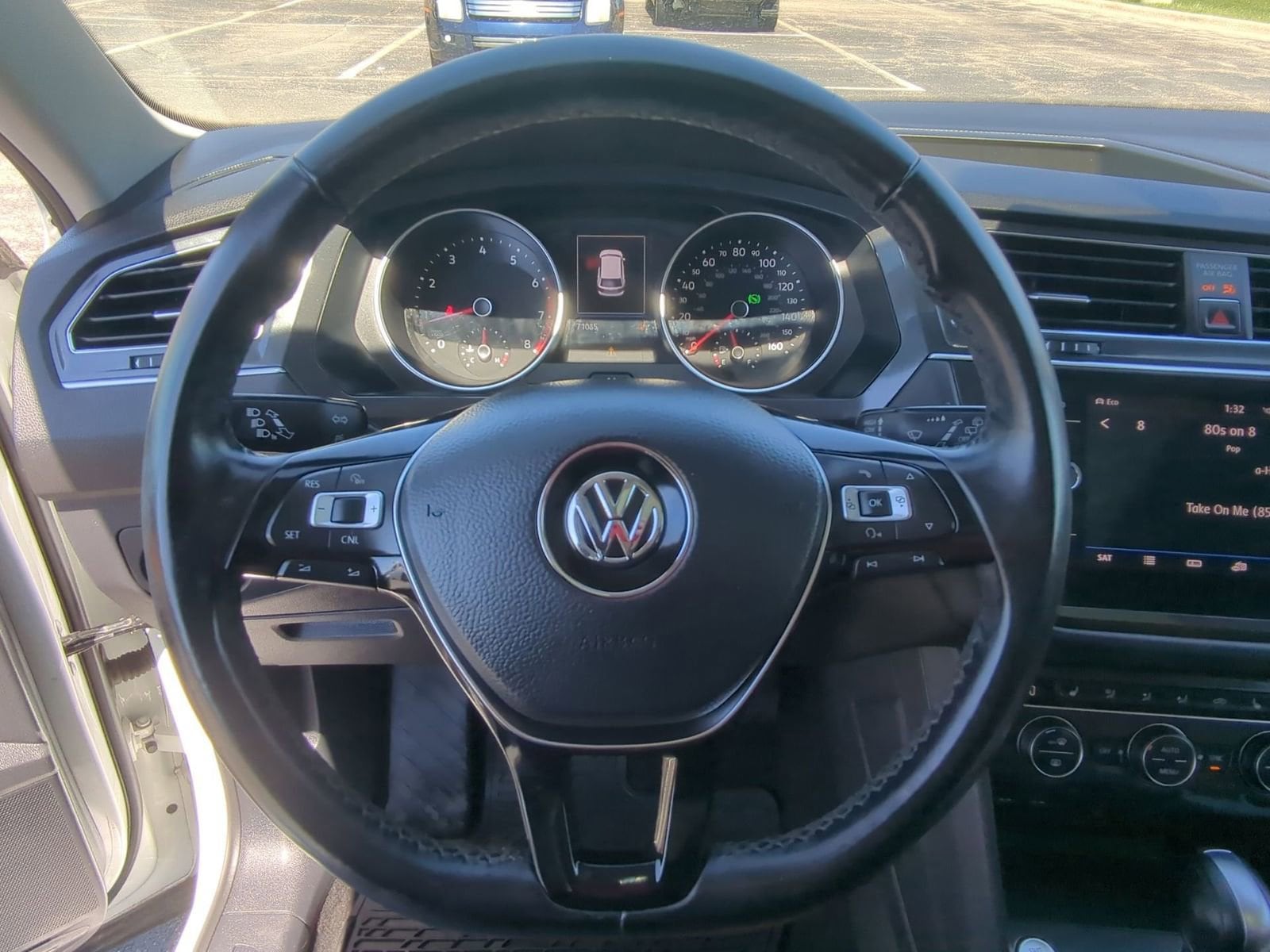Thumbnail: 2018 Volkswagen Tiguan - 22