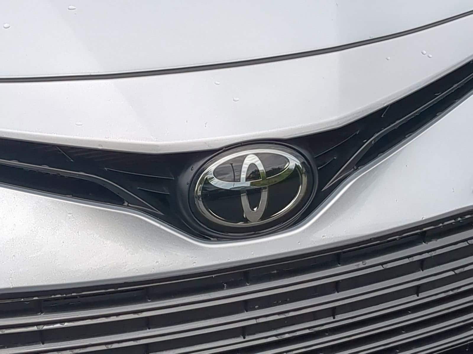 Thumbnail: 2023 Toyota Camry - 12