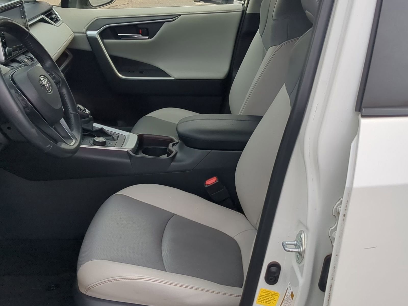 Thumbnail: 2020 Toyota RAV4 - 16