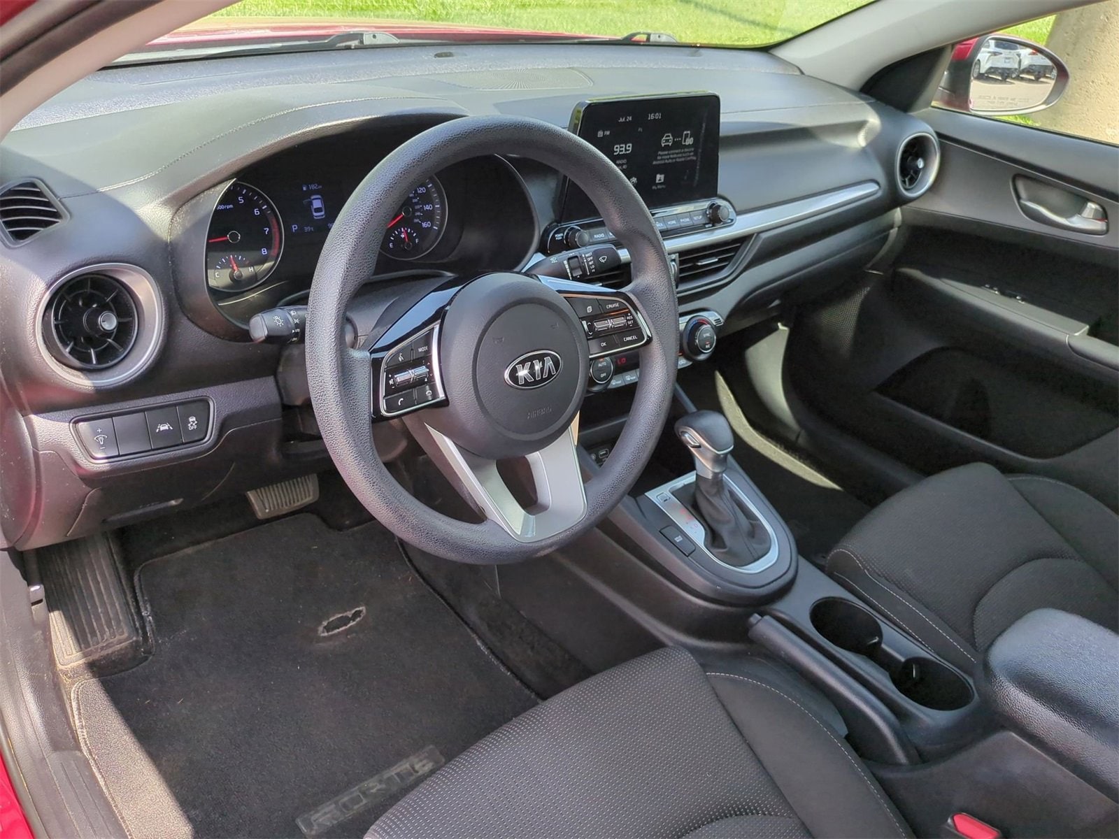 Thumbnail: 2019 Kia Forte - 10