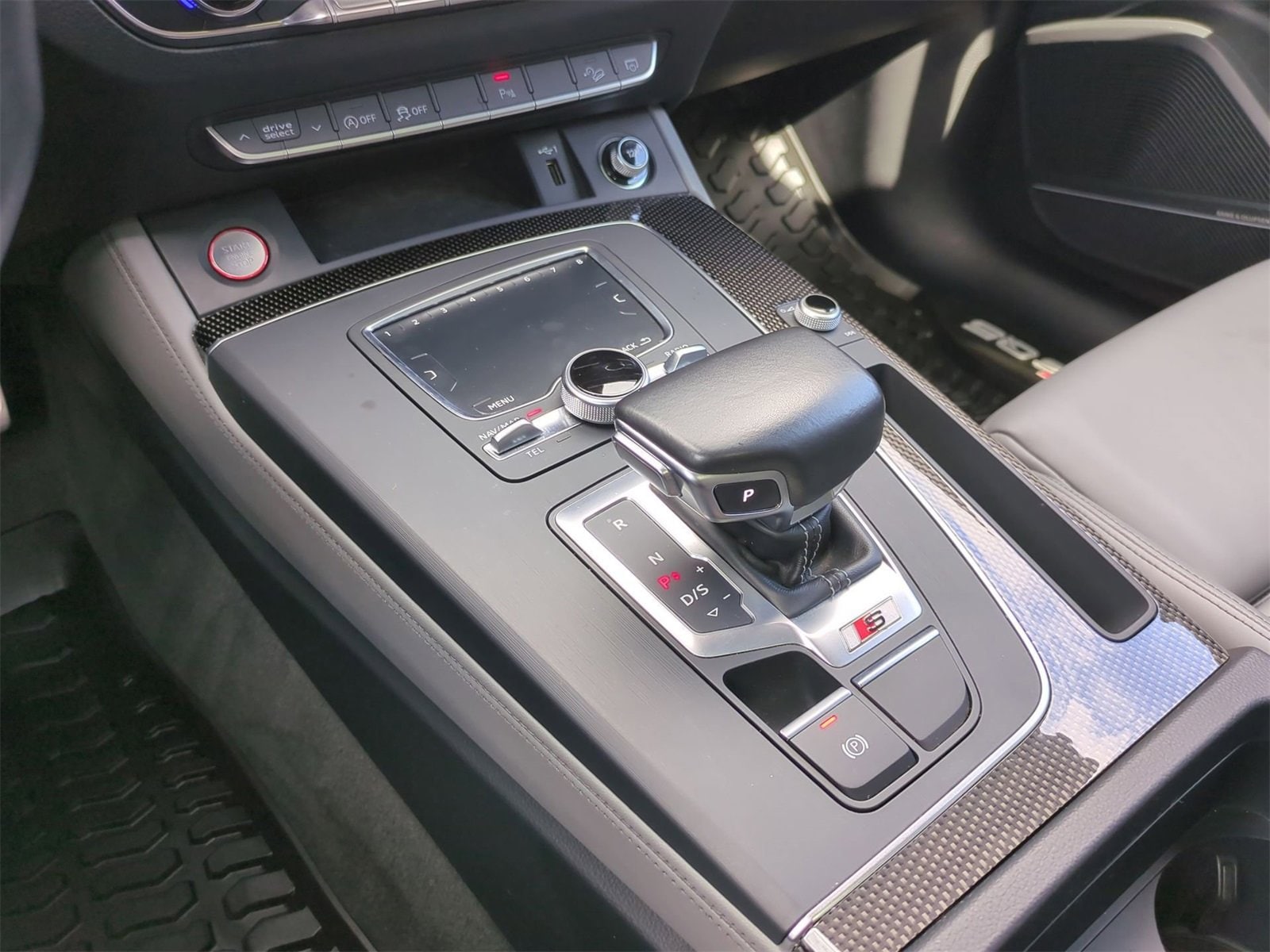 Thumbnail: 2018 Audi SQ5 - 33
