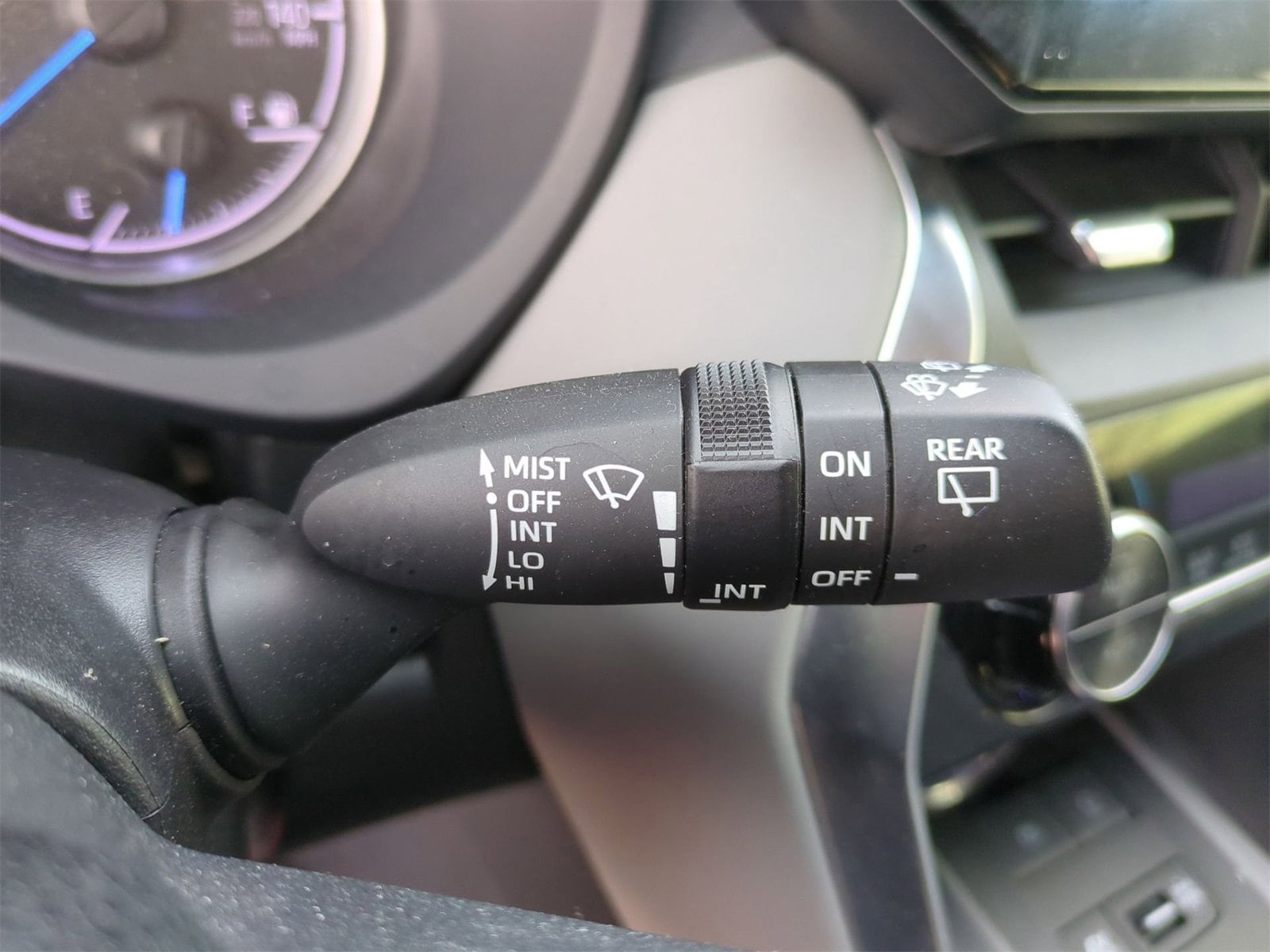 Thumbnail: 2021 Toyota Venza - 25