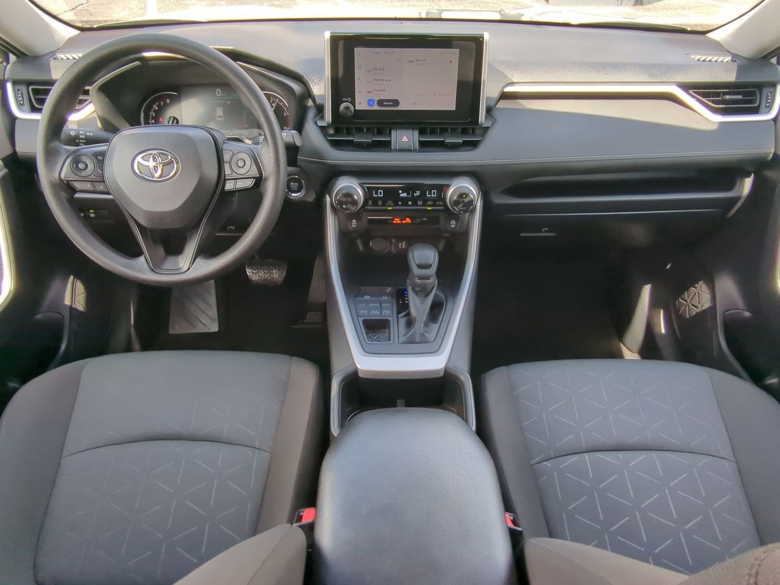 Thumbnail: 2025 Toyota RAV4 - 15