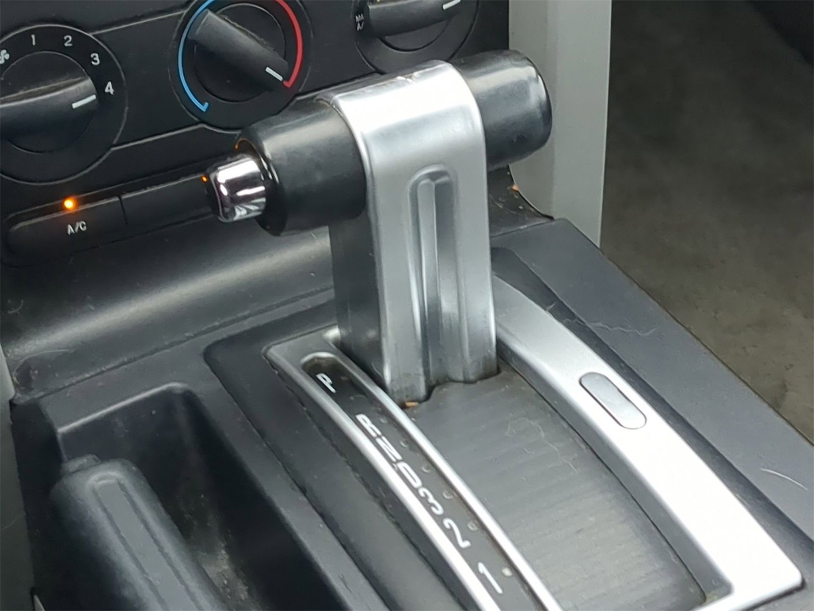 Thumbnail: 2006 Ford Mustang - 27