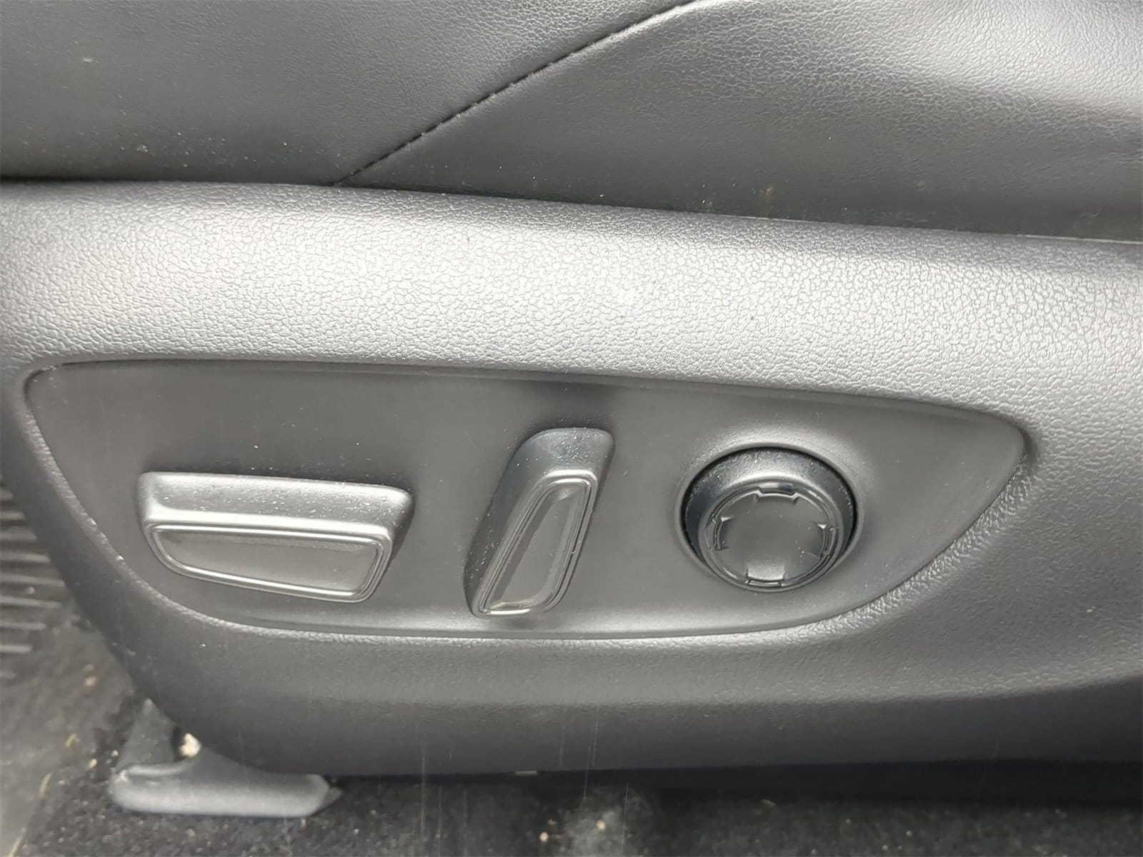 Thumbnail: 2024 Toyota Venza - 24