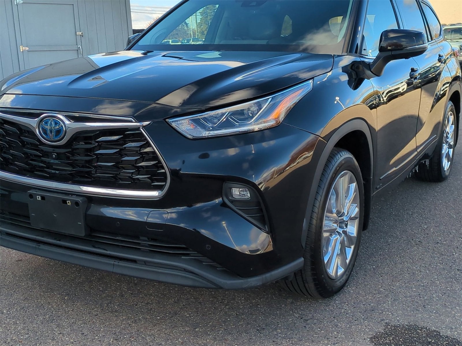 Thumbnail: 2023 Toyota Highlander - 11