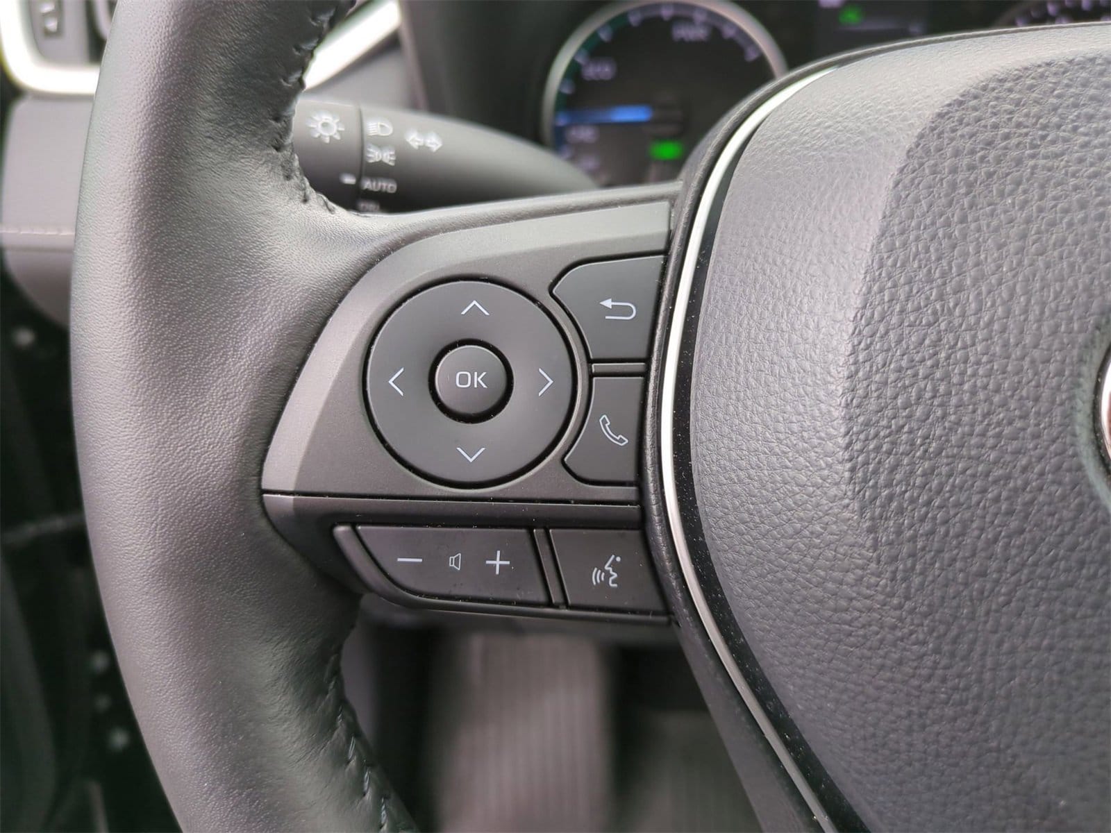2022 Toyota RAV4 XLE 22