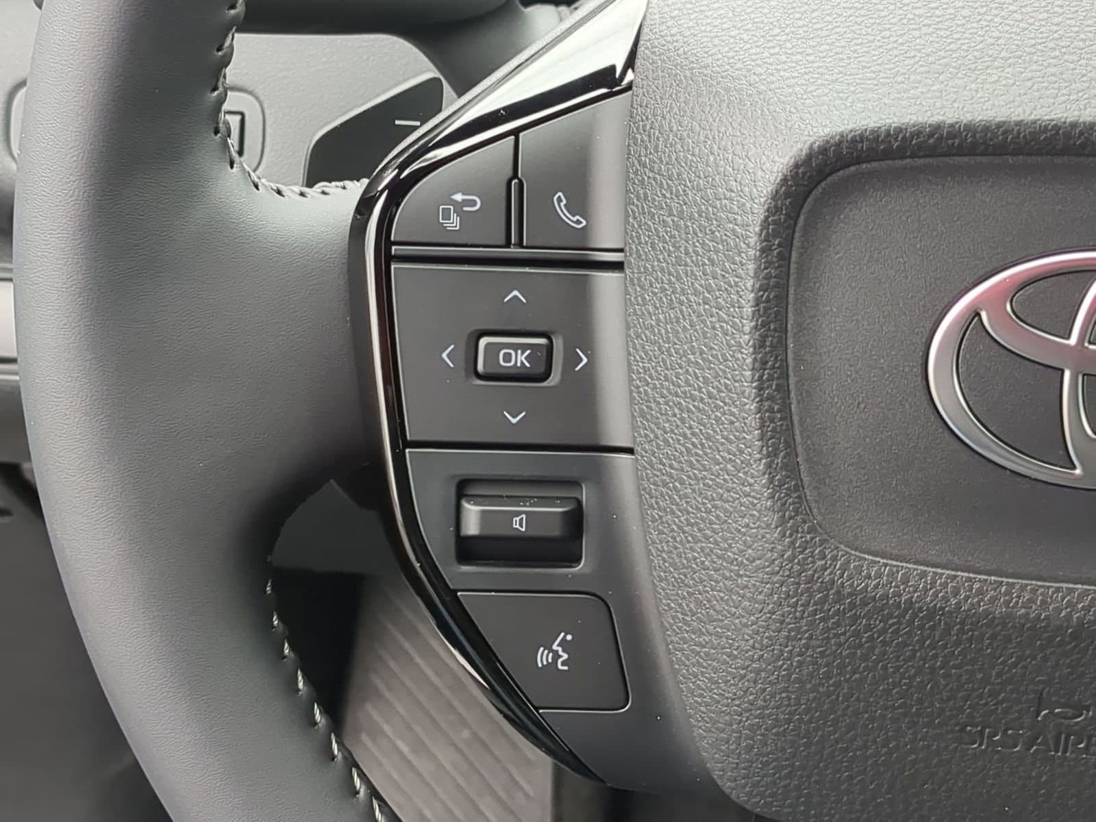 Thumbnail: 2026 Toyota bZ - 23