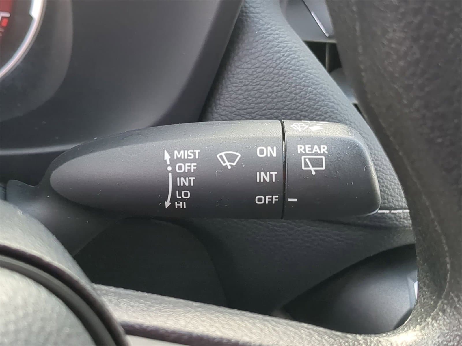 Thumbnail: 2025 Toyota RAV4 - 32