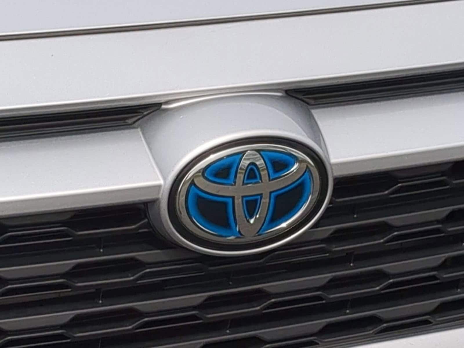 Thumbnail: 2021 Toyota RAV4 - 12