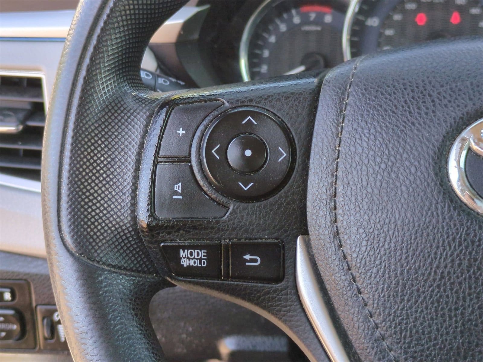 Thumbnail: 2015 Toyota Corolla - 21