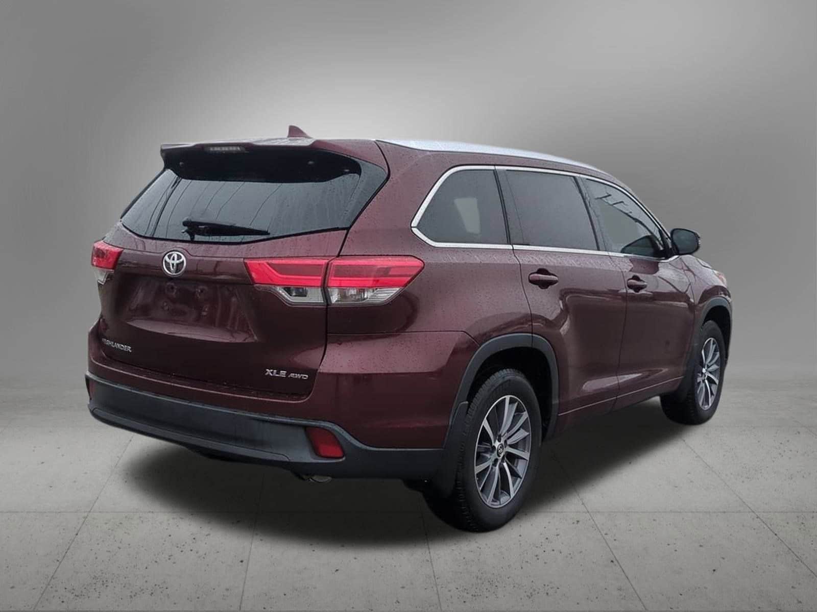 Thumbnail: 2017 Toyota Highlander - 6