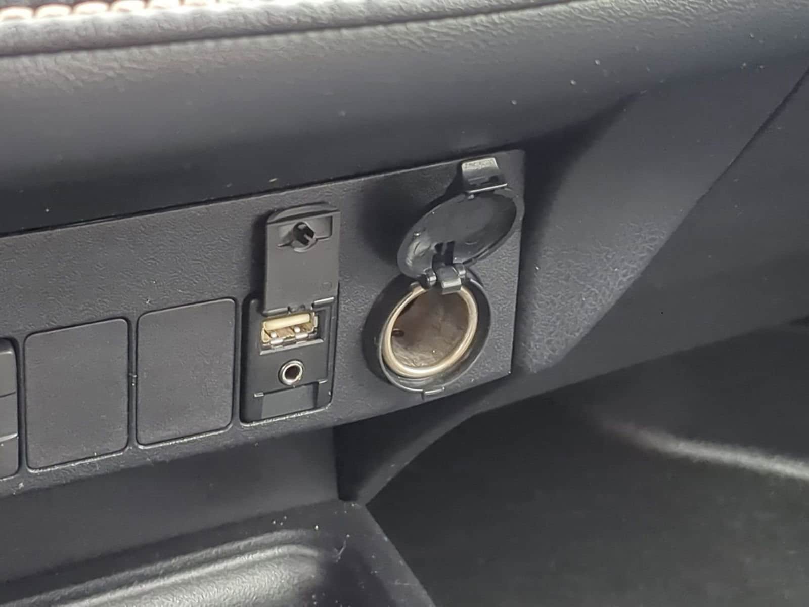 Thumbnail: 2013 Toyota RAV4 - 29