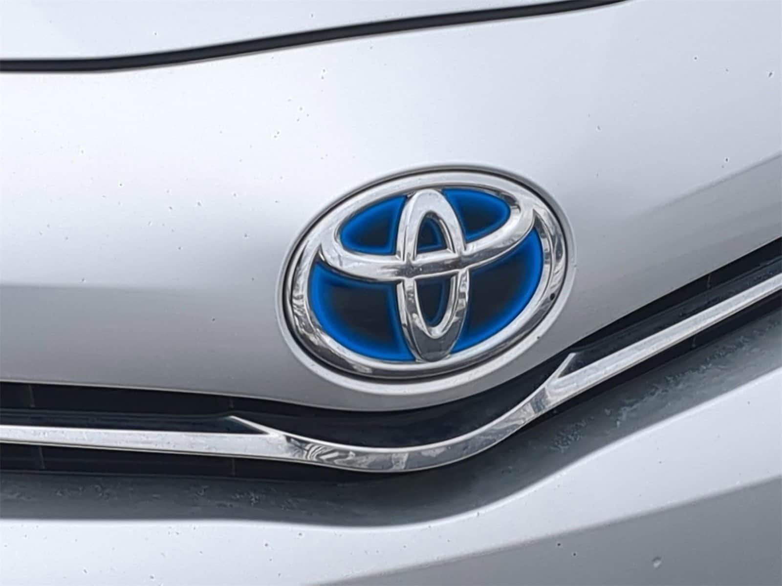 Thumbnail: 2012 Toyota Prius v - 19