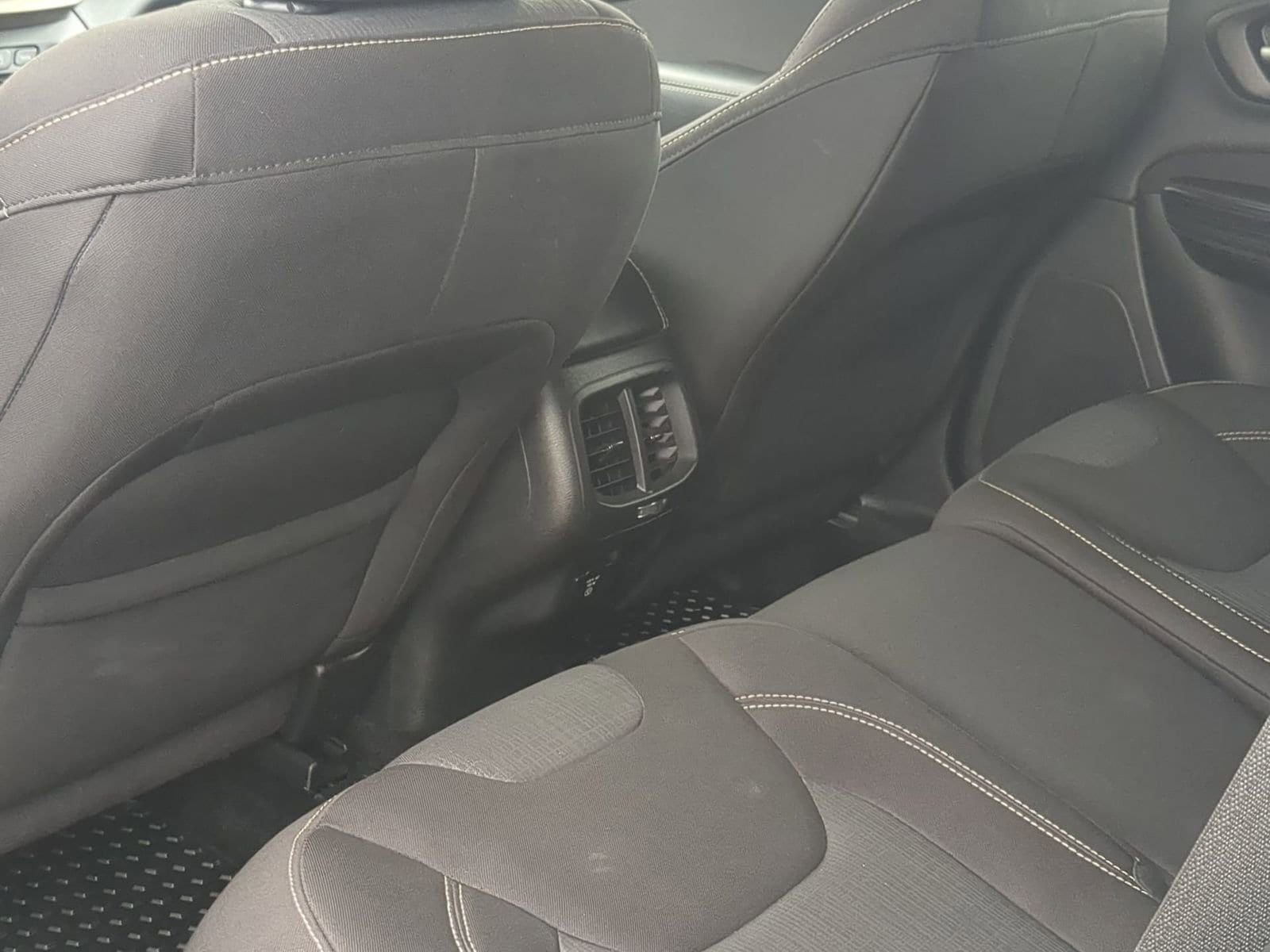 Thumbnail: 2015 Jeep Cherokee - 18