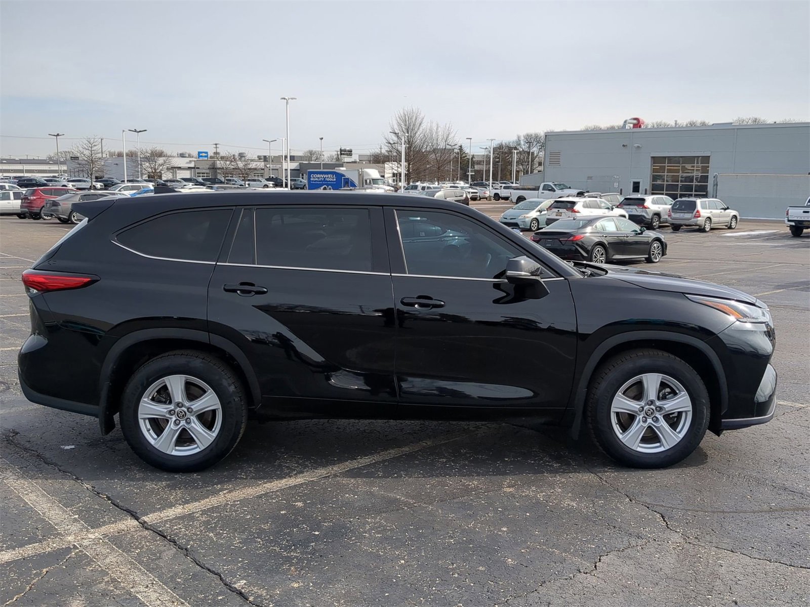 Thumbnail: 2021 Toyota Highlander - 15